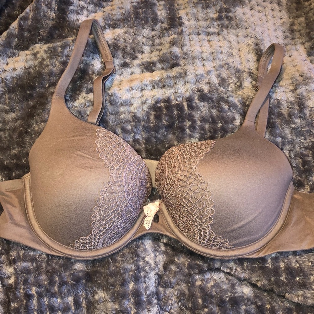 Victoria’s Secret body by Victoria push-up
